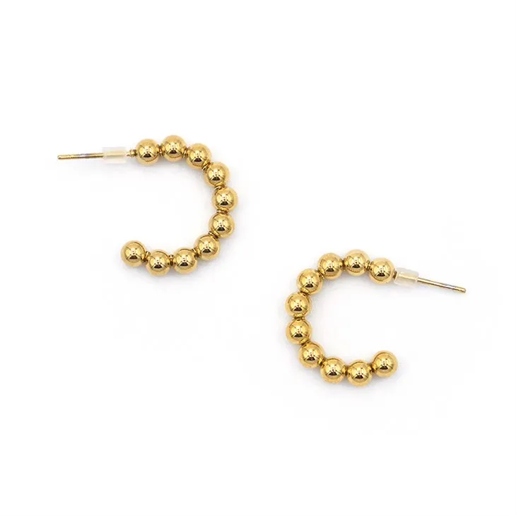 Anting-anting Laura Lombardi