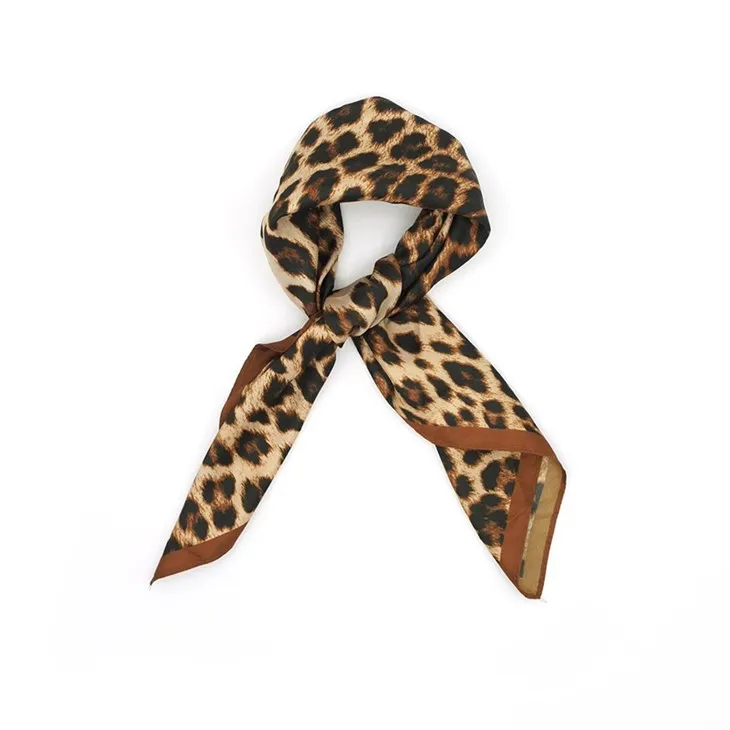 Leopard Bandana S040