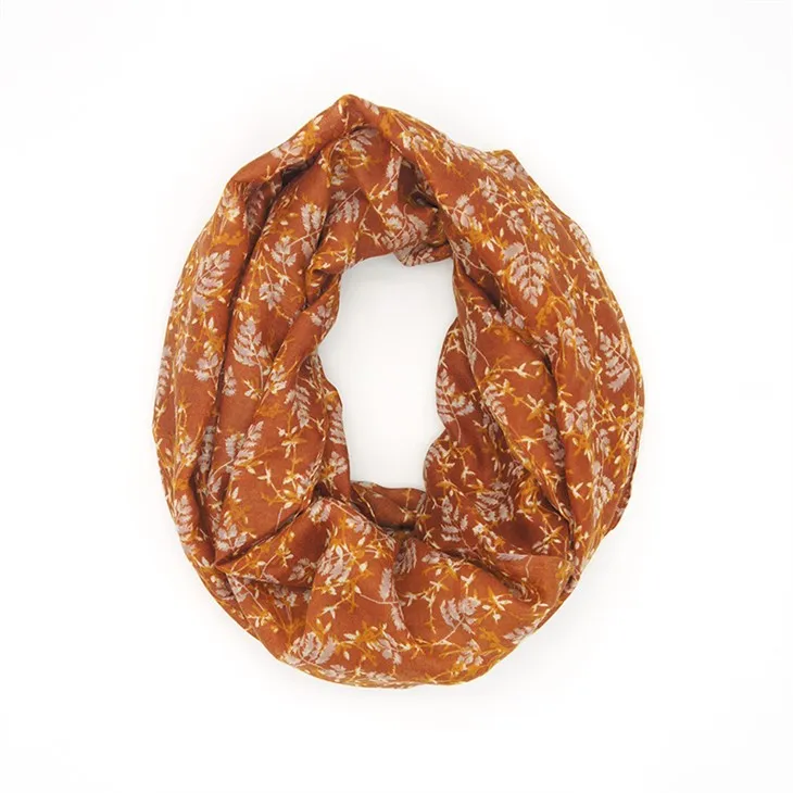 Tudung Bunga Merah Untuk Wanita